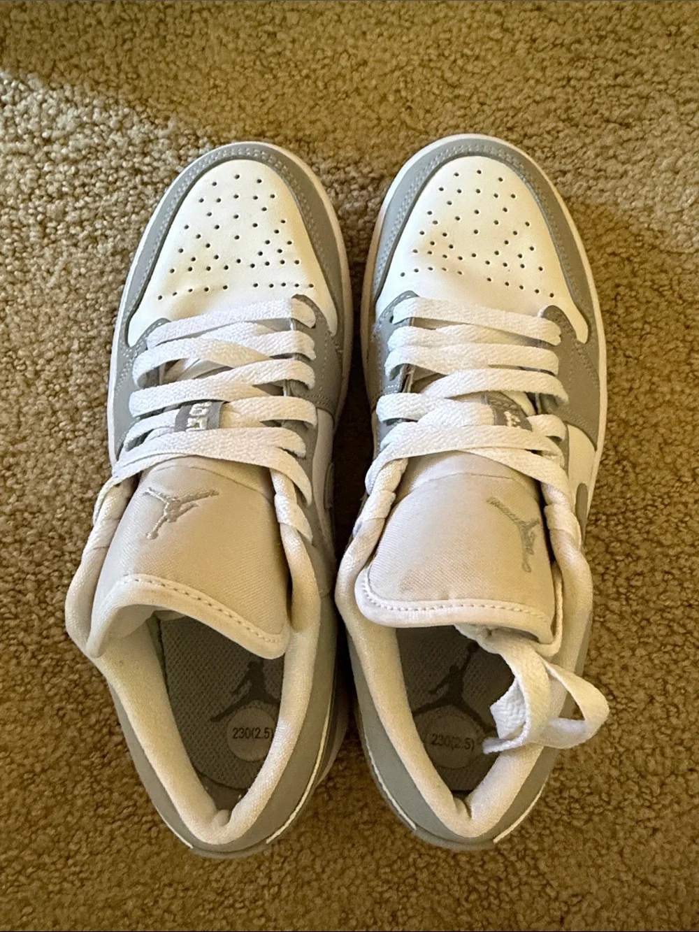 Nike Women’s Air Jordan 1 Low - White/Wolf Grey